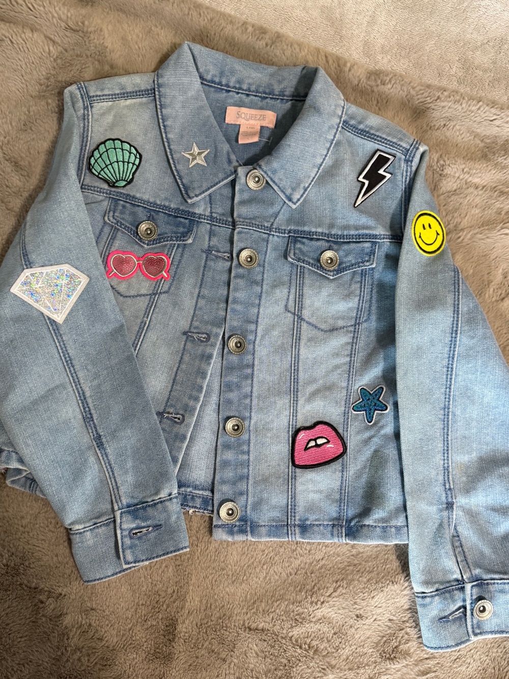 Squeeze Light Wash Denim Jacket with Customized Patchwork Accents - Pink & Blue